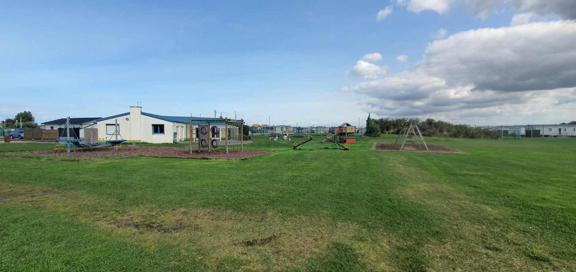 Mobile Home Au Camping New Vennepark Harendijk Rom bilde