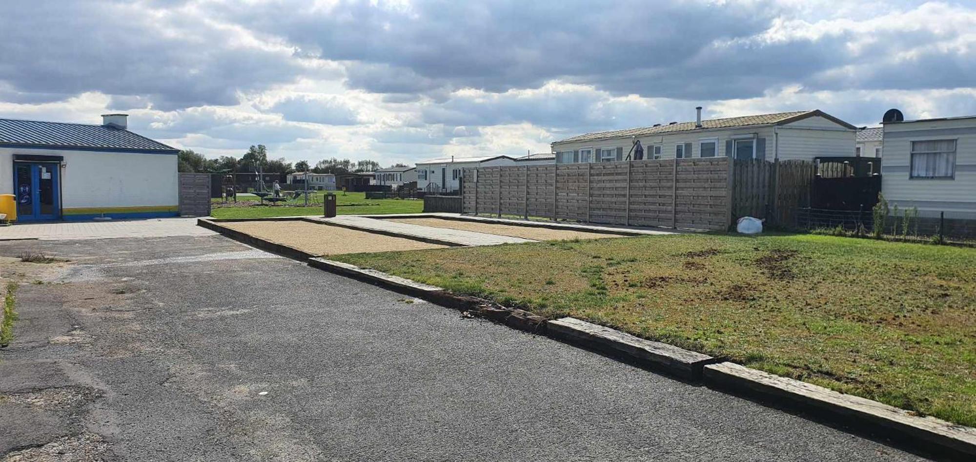 Mobile Home Au Camping New Vennepark Harendijk Rom bilde