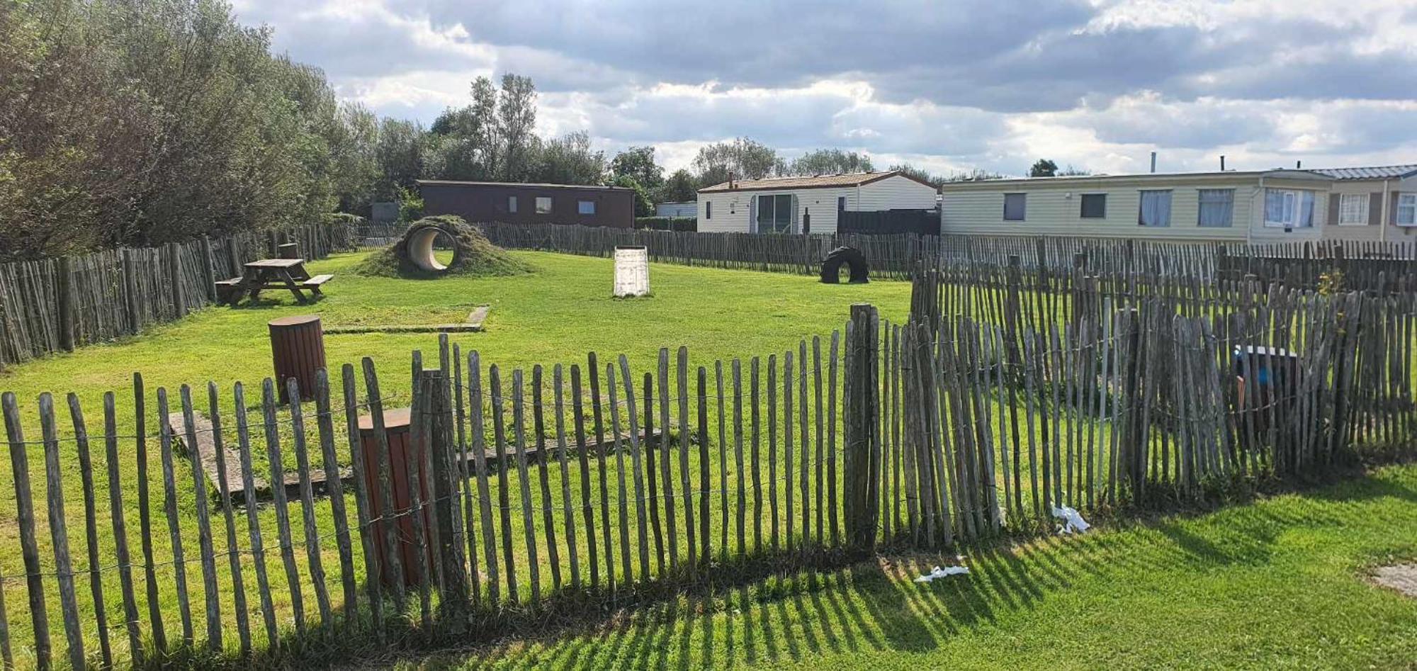 Mobile Home Au Camping New Vennepark Harendijk Rom bilde