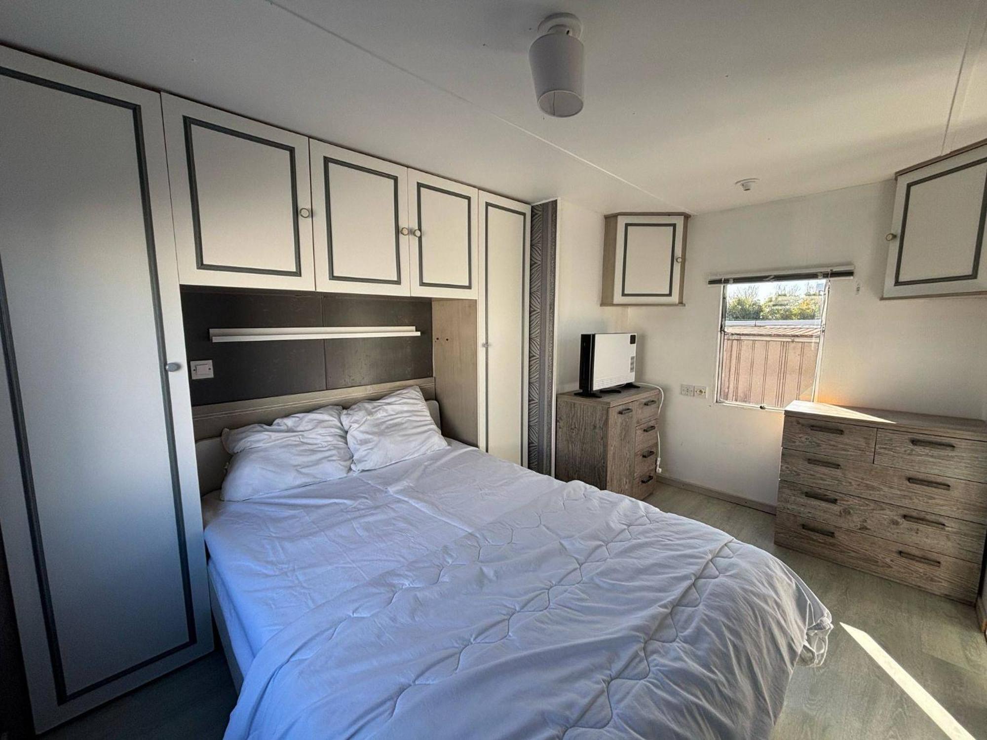 Mobile Home Au Camping New Vennepark Harendijk Eksteriør bilde