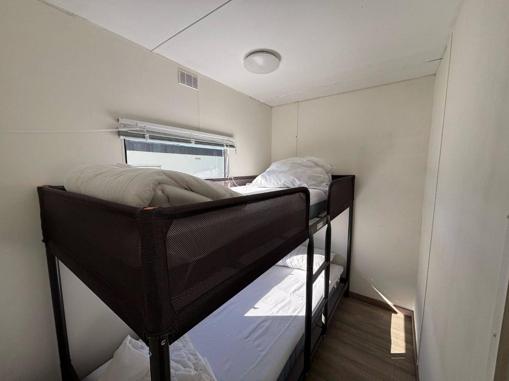 Mobile Home Au Camping New Vennepark Harendijk Eksteriør bilde